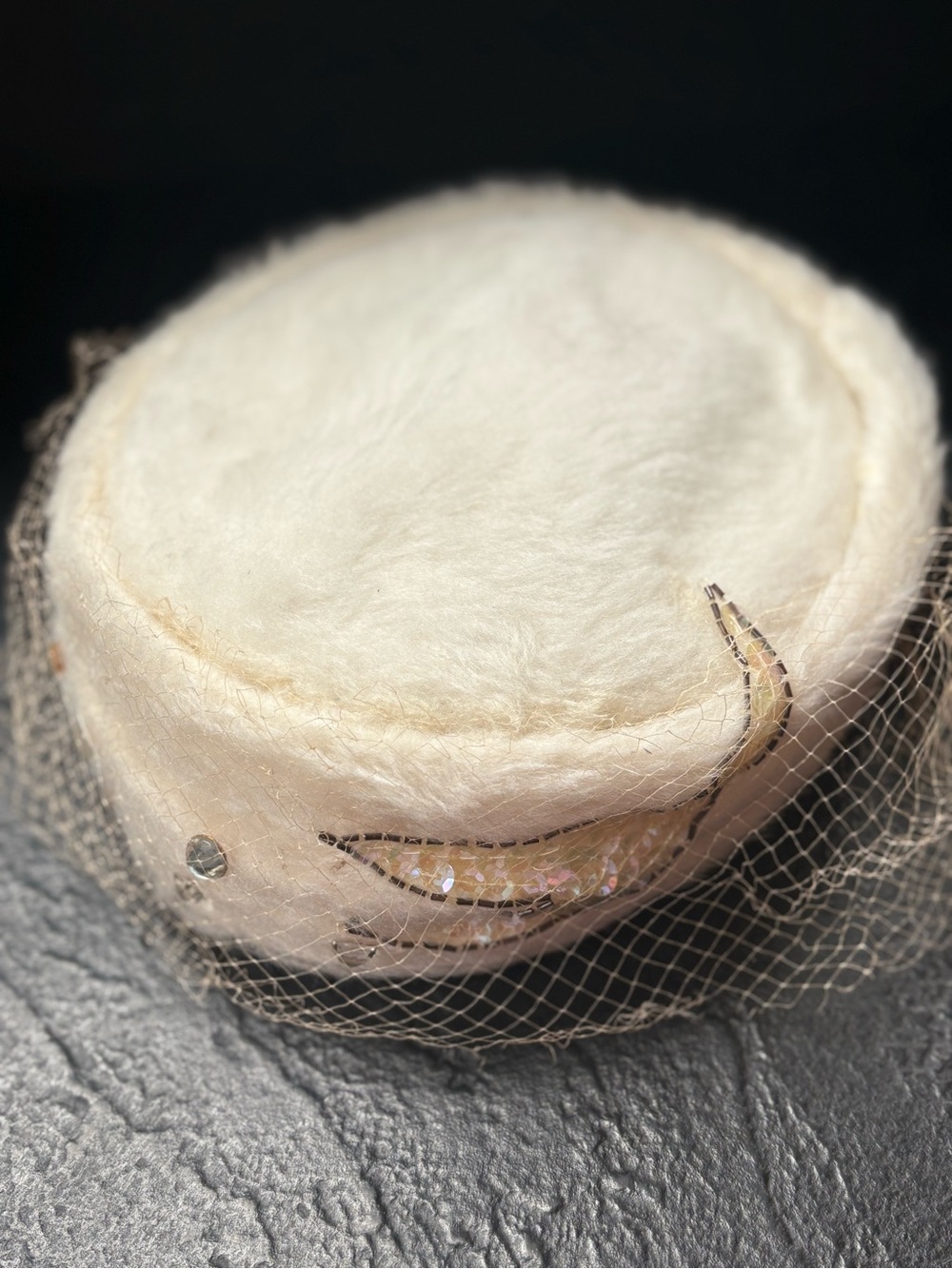 Vintage Elegant Cream Ladies Pillbox Hat with Veil